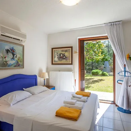 Βίλα Sani Citrine With Shared Pool *