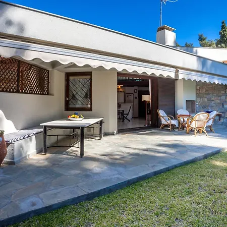 Sani Citrine With Shared Pool